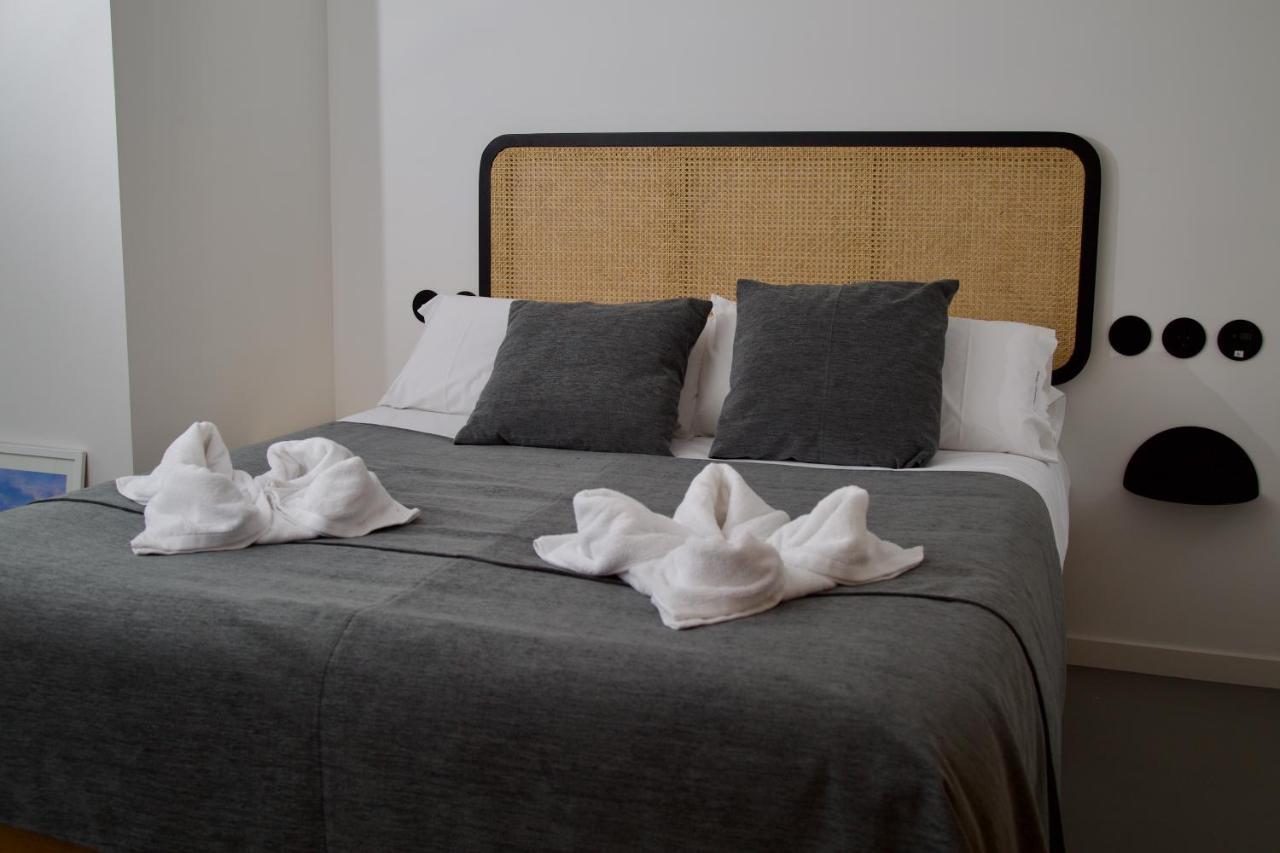 Suite 101 - 2 Bedroom Suite At Amando Perez Suites Ribadeo Exterior foto