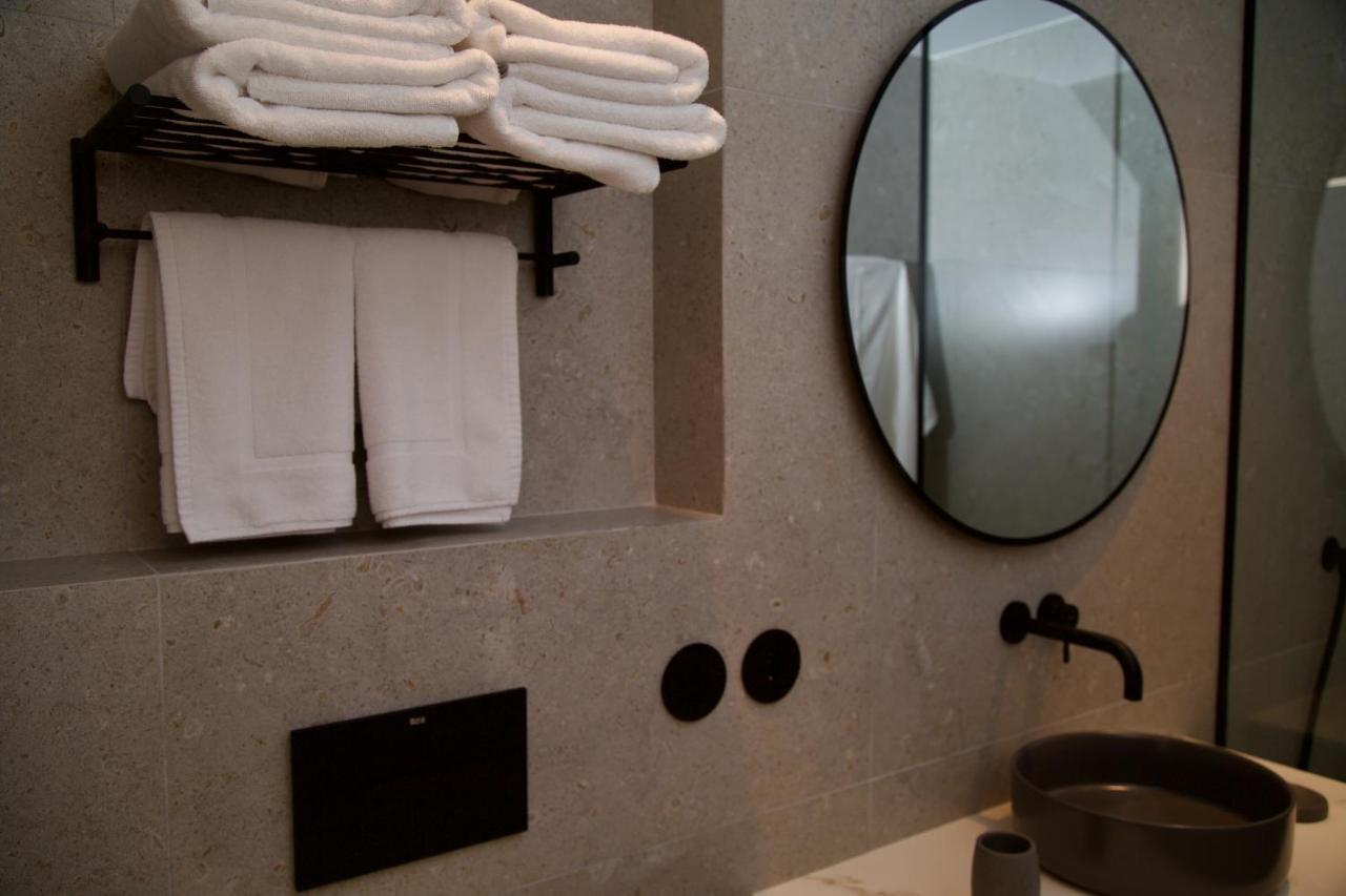Suite 101 - 2 Bedroom Suite At Amando Perez Suites Ribadeo Exterior foto